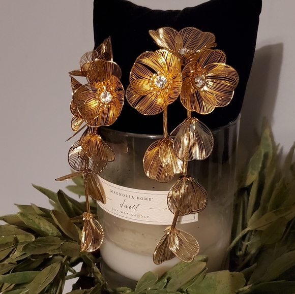 Elegant Gold Costume Floral Earrings⚜️❤️⚜️ - Picture 3 of 4